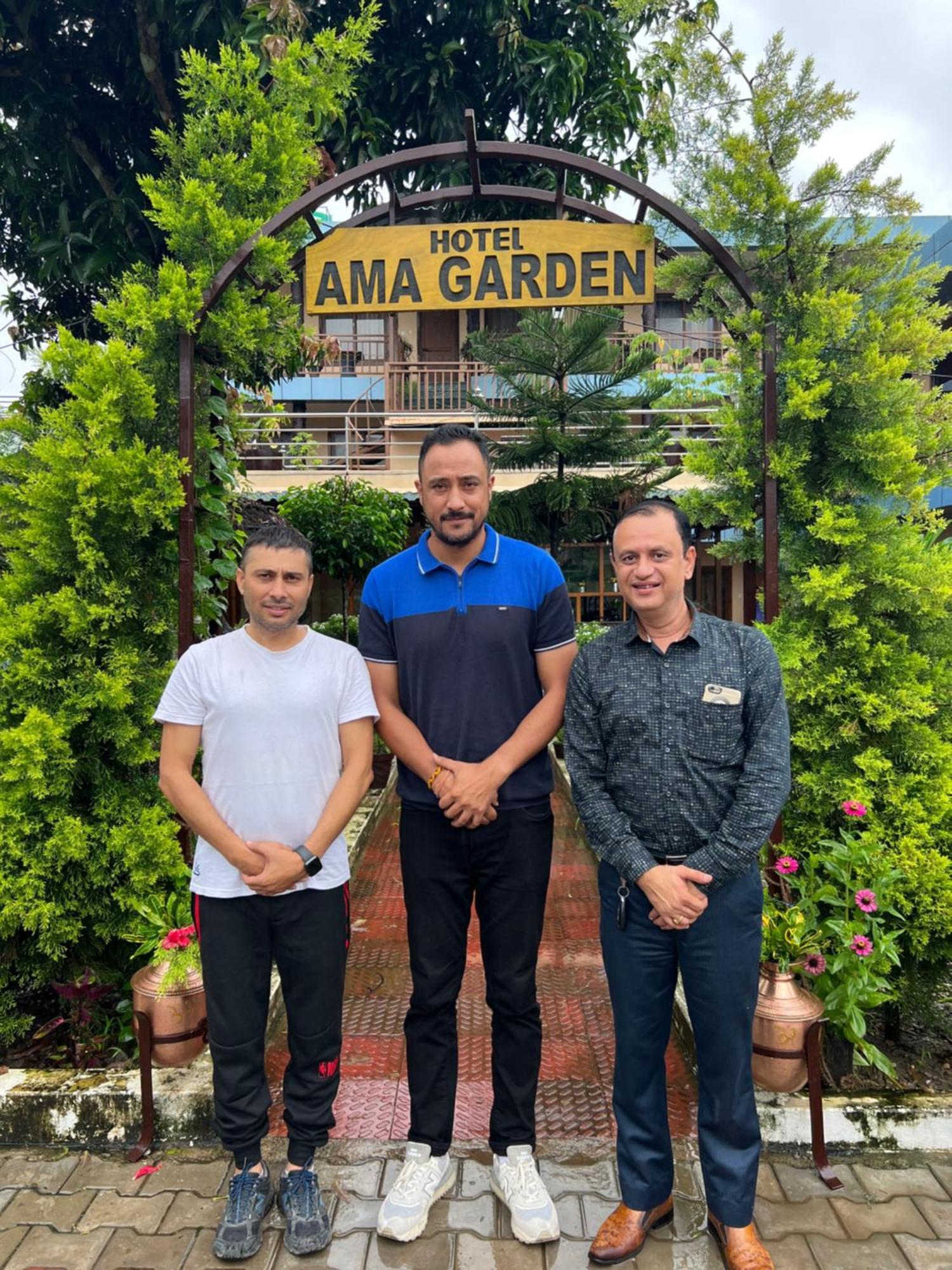 Ama Garden Sauraha Hotel Exterior photo