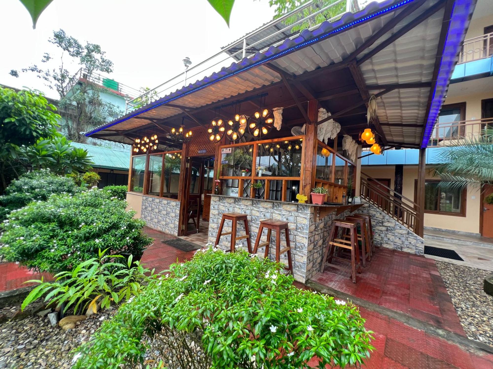 Ama Garden Sauraha Hotel Exterior photo
