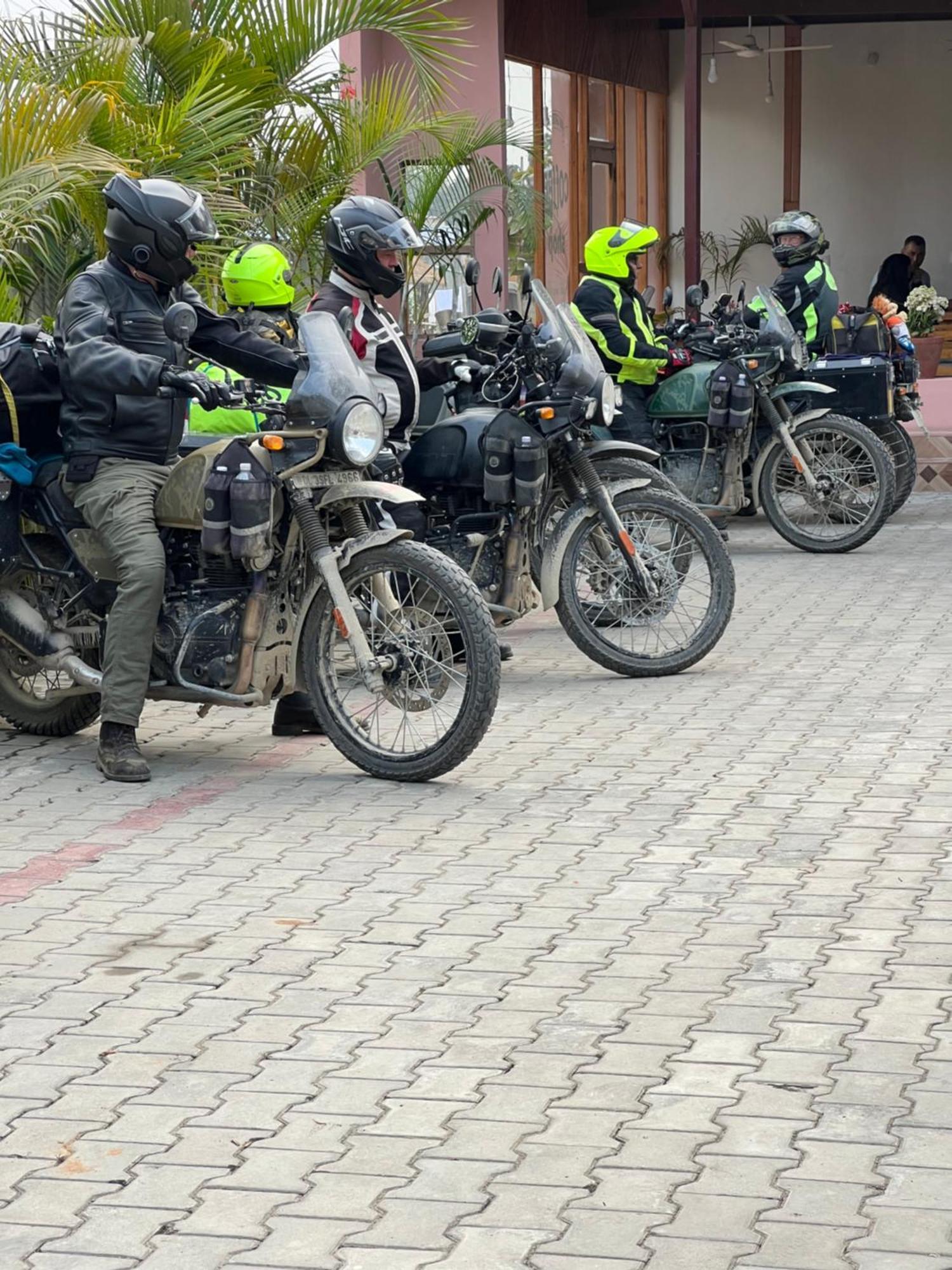 Ama Garden Sauraha Hotel Exterior photo